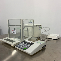Mettler Toledo AT21 Comparator Analytical Balances image 1